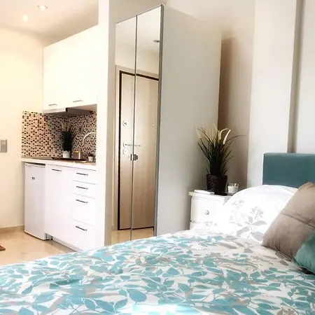Emerald Mini Suite:your Deluxe In Kalamaria Apartment Thessaloniki